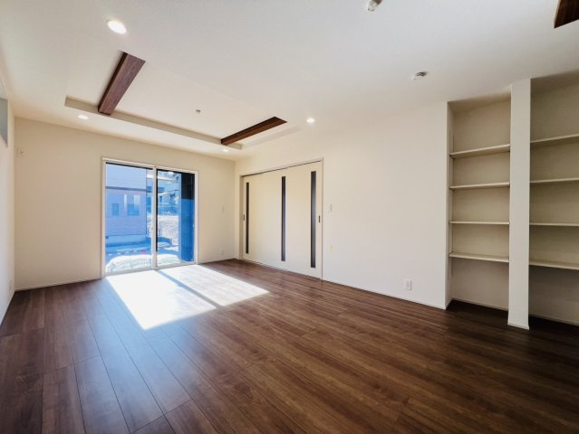 知多市八幡深山口50番60『仲介手数料無料』新築戸建ての居間・リビング