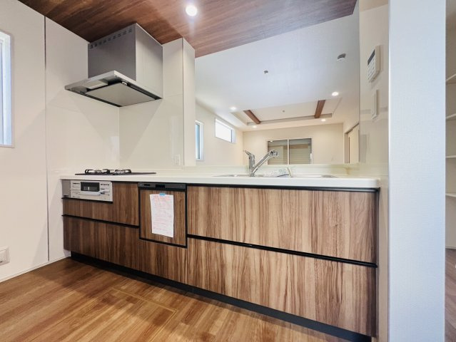 知多市八幡深山口50番60『仲介手数料無料』新築戸建てのキッチン