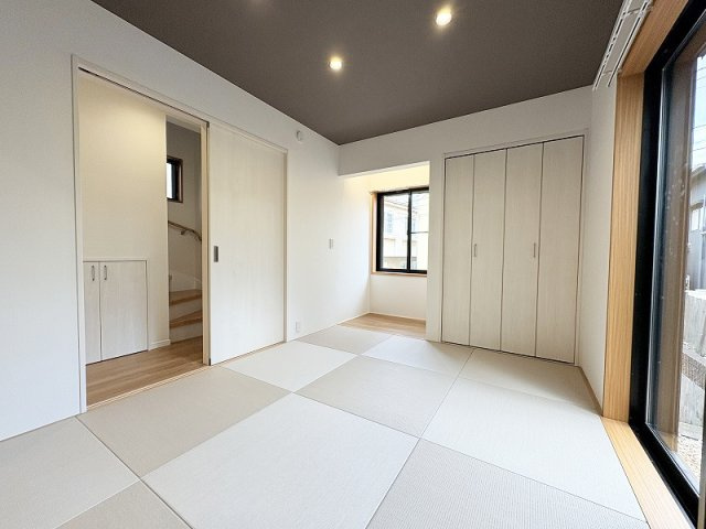 【和室】 | 練馬区南大泉4丁目　中古一戸建住宅　(保谷店) | 1階6.7帖/客間やキッズルームにも便利なリビング横和洋室。