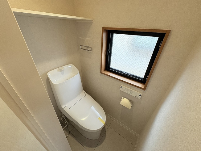 【トイレ】 | 練馬区南大泉4丁目　中古一戸建住宅　(保谷店) | 2階/各階に設置されているので来客時も気兼ねなくお使いいただけます。