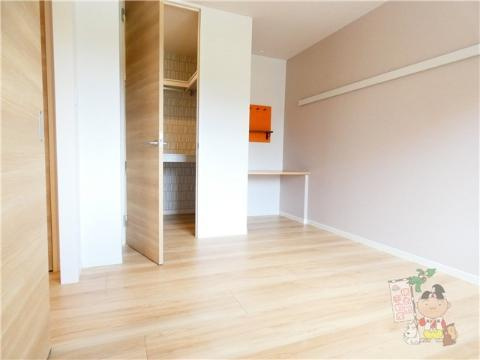 グレースヴィラ西崎の居間・リビング|洋室