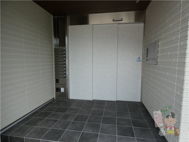 グレースヴィラ西崎のエントランス