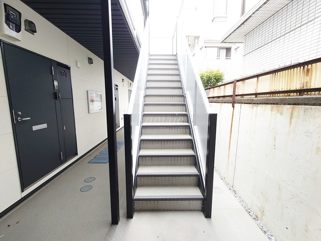 IXO西が丘のその他共用部分|階段です☆