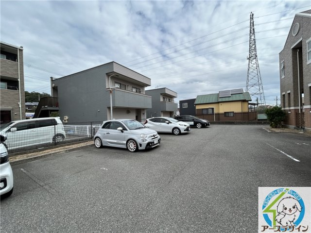 アプライズの駐車場