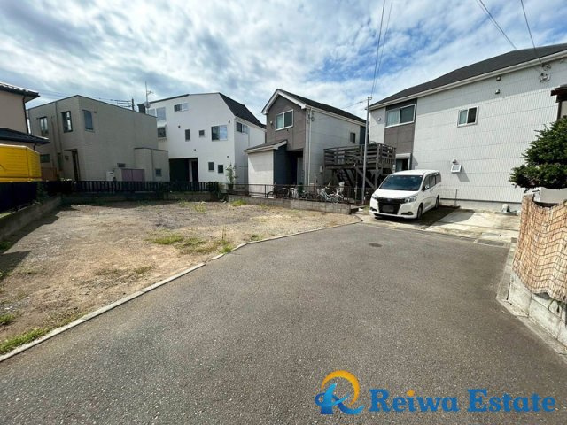 売地　茅ヶ崎市松が丘2丁目の前面道路含む現地写真