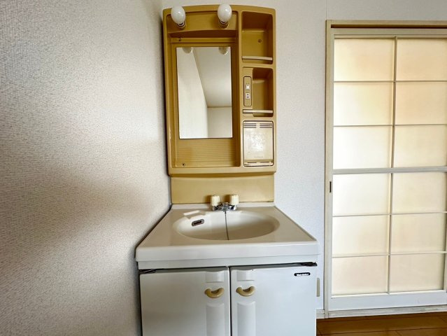 ツインシャルムAの洗面所|使いやすい独立洗面台です