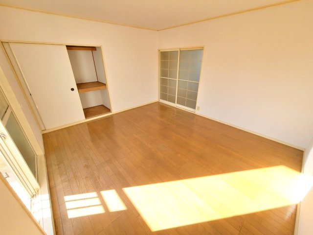 ツインシャルムAの洋室|ゆったりした洋室です