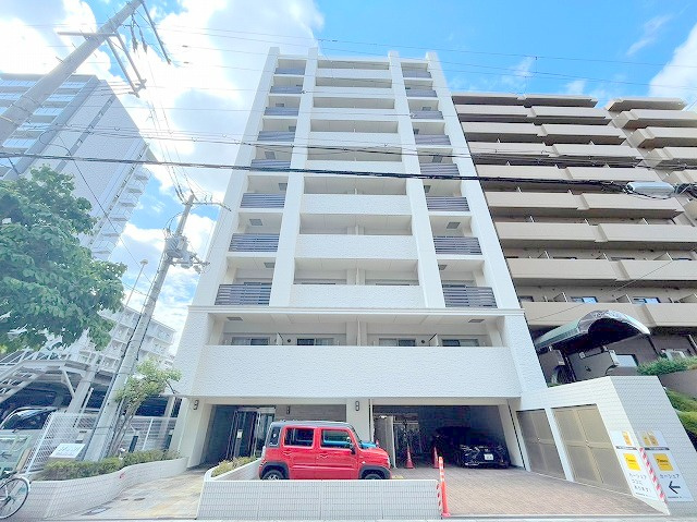 BRAVI新大阪の外観