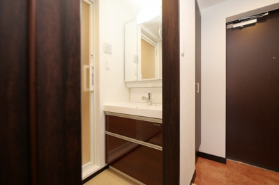 【独立洗面台】 | プレジオ弁天町 | 朝の身支度には欠かせない独立洗面化粧台