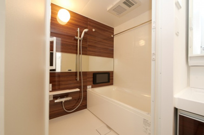 【浴室】 | プレジオ弁天町 | 日々の疲れを癒すお風呂付です