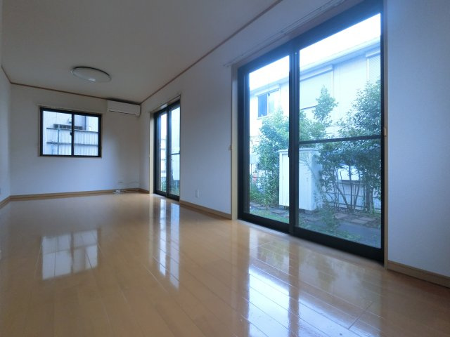 Wish Home 蘇我七番館の居間・リビング