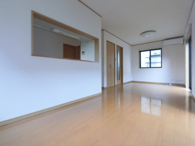 Wish Home 蘇我七番館の居間・リビング