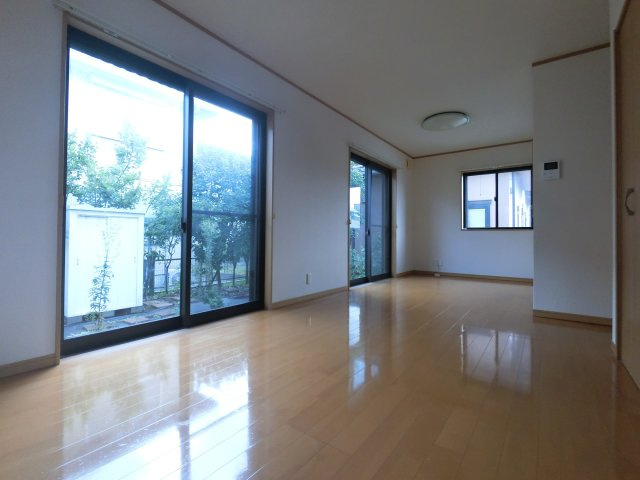 Wish Home 蘇我七番館の居間・リビング