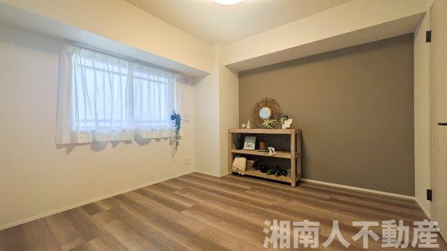 グランシティユーロコート藤沢の洋室