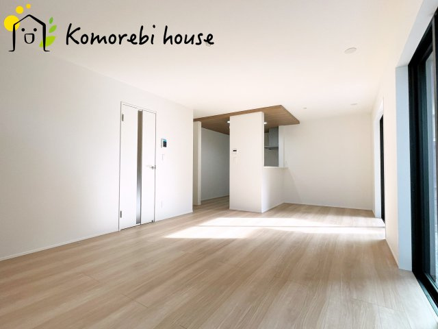 上尾市原市　20期　新築一戸建て　グラファーレ　04の居間・リビング|おしゃれなリビングです