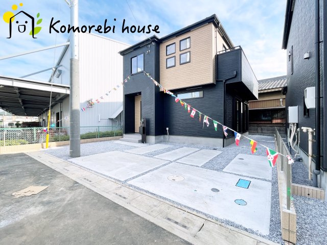 上尾市原市　20期　新築一戸建て　グラファーレ　04の駐車場|駐車場があるので、車を買う予定の方も安心です