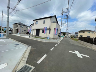 【前面道路含む現地写真】 | 前面道路