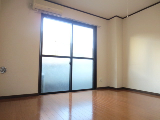 ジュネス小野田の居間・リビング|★明るい洋室★