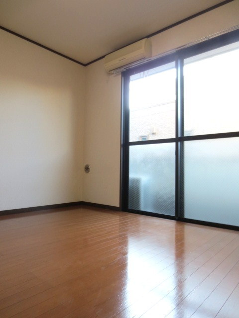 ジュネス小野田の寝室|★6.5帖の洋室★