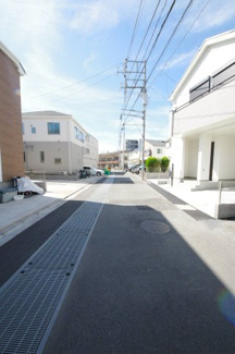 【前面道路含む現地写真】