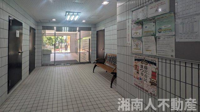 ライオンズマンション藤沢鵠沼のエントランス|ゆとりのあるエントランスです