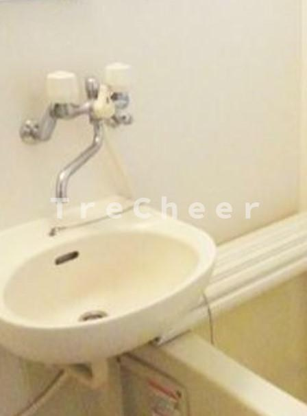 フラット瑠璃の洗面所