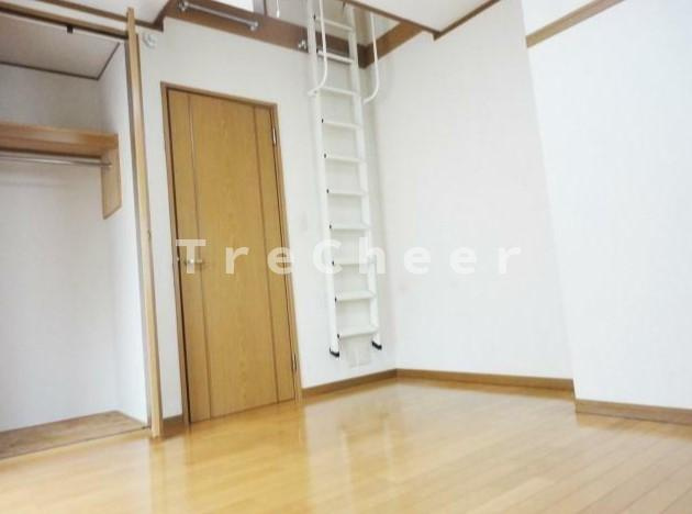 フラット瑠璃の寝室