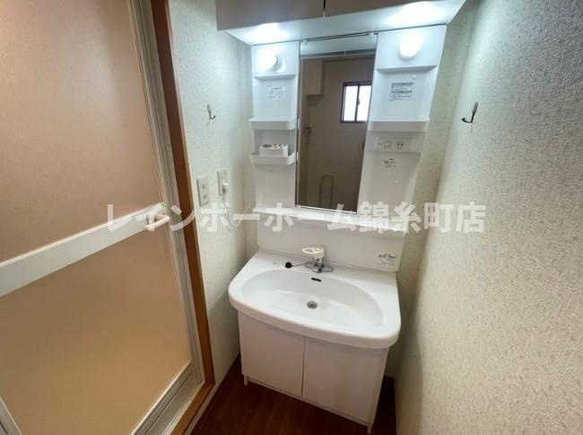 シャトー真間の独立洗面台