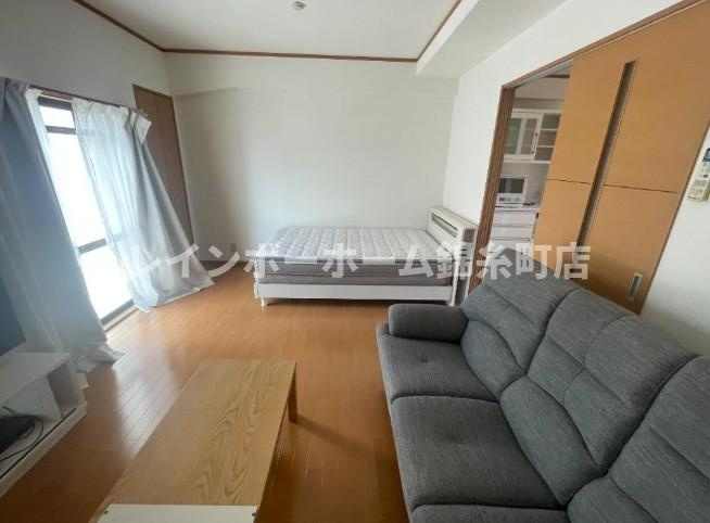 シャトー真間の居間・リビング