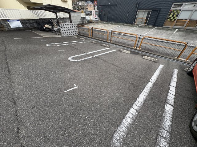 SUNNY　GABLESの駐車場