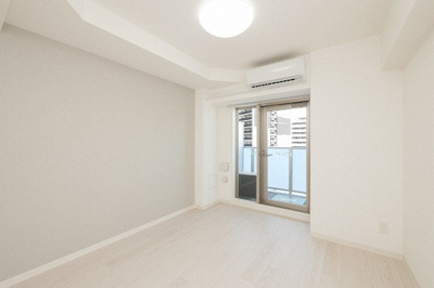 【洋室】 | MELDIA CREST TAPP NAMBA-WEST | 明るい洋室です