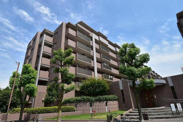 ジェイパーク川崎コンフィール 　（川崎区小田7丁目）の外観|ジェイパーク川崎コンフィール 　3LDK　南西向き　ペット飼育可能　主寝室約8.5帖　2002年2月築　JR「川崎」駅バス15分バス停徒歩1分　トランクルーム　収納豊富　ペット飼育
オートロック