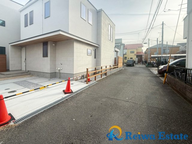 新築戸建　茅ヶ崎市浜竹4丁目の前面道路含む現地写真