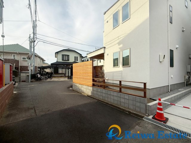 新築戸建　茅ヶ崎市浜竹4丁目の前面道路含む現地写真