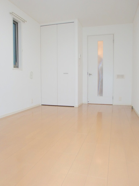 ハイムシャインの寝室|★２面窓の洋室★