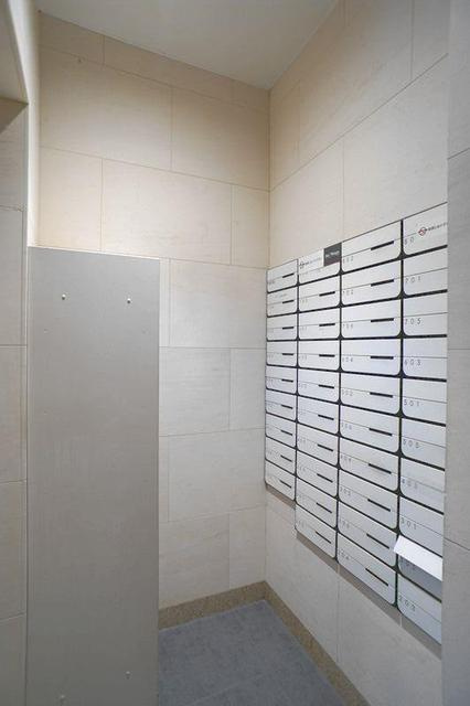 港区芝浦３丁目の賃貸マンションのその他共用部分|宅配＆メールコーナー 