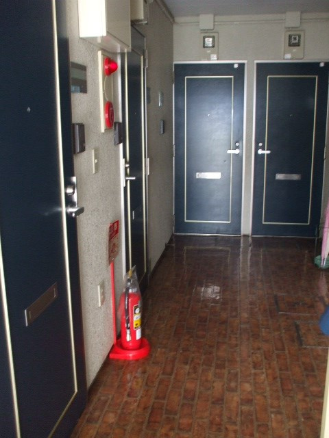 杉並区阿佐谷南３丁目のアパートの玄関