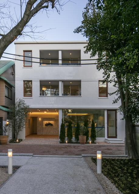 港区北青山２丁目の賃貸マンションのエントランス| 