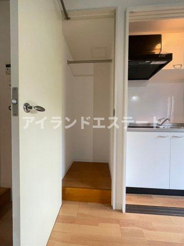 Saito BLD　陽当たり良好　ネット無料　バストイレ別の収納