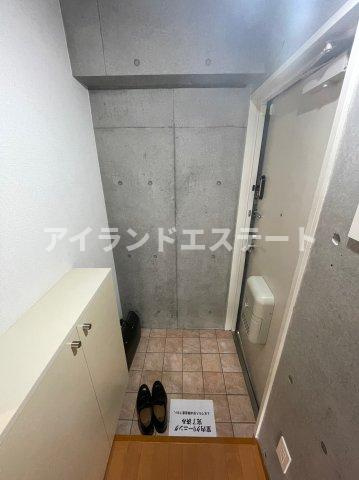 Saito BLD　陽当たり良好　ネット無料　バストイレ別の玄関