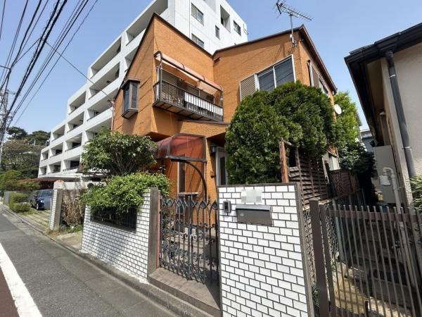 大田区南馬込６丁目の中古一戸建の前面道路含む現地写真|落ち着いた雰囲気の外観です。 