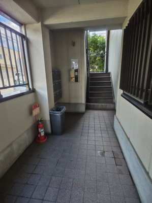 【ロビー】 | サニーコート石橋 | 清潔なロビーです