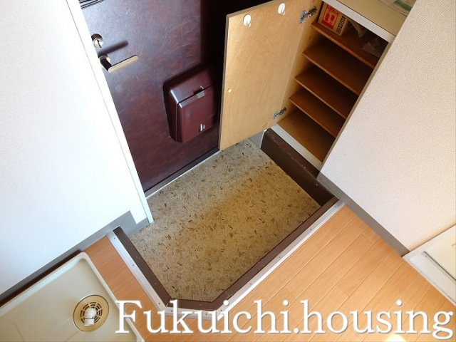 カテリーナ八王子の玄関