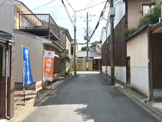 【前面道路含む現地写真】 | 下京区東若松町　建築条件なし | 前面道路すっきりと約4.7ｍ、間口約4.1ｍ！駐車1台可能な間取りも★