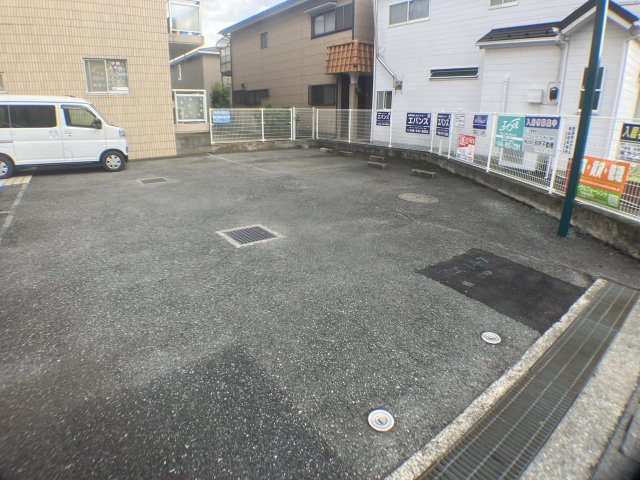 ベルメゾンツチヤの駐車場