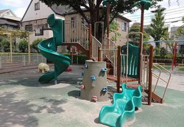 荒川区荒川３丁目の中古一戸建の前面道路含む現地写真|荒川公園まで400m 