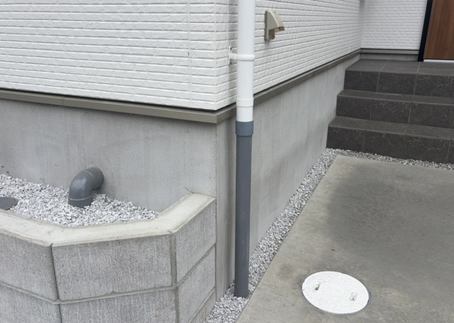 【構造・工法・仕様】 | 木造住宅とは土台、壁、柱など建築物の強度を支える構造体の材に木が使用されている構造を指します。構造体は建物の自重を支えるだけではなく風圧や水圧、積裁荷重などあらゆる衝撃に耐えるための基礎です。