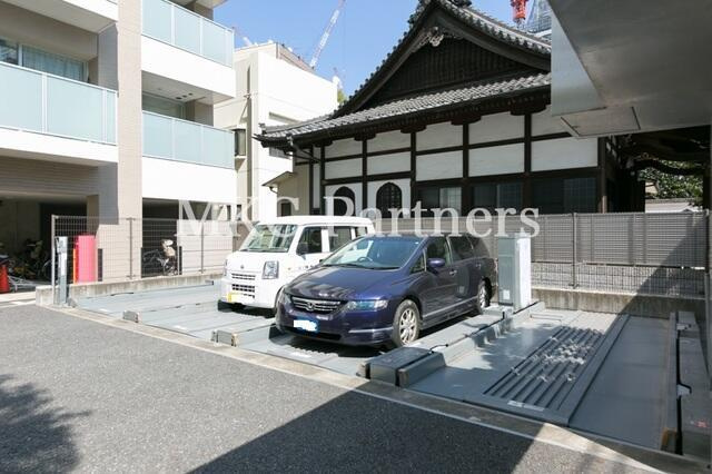 港区赤坂１丁目の賃貸マンションの駐車場| 