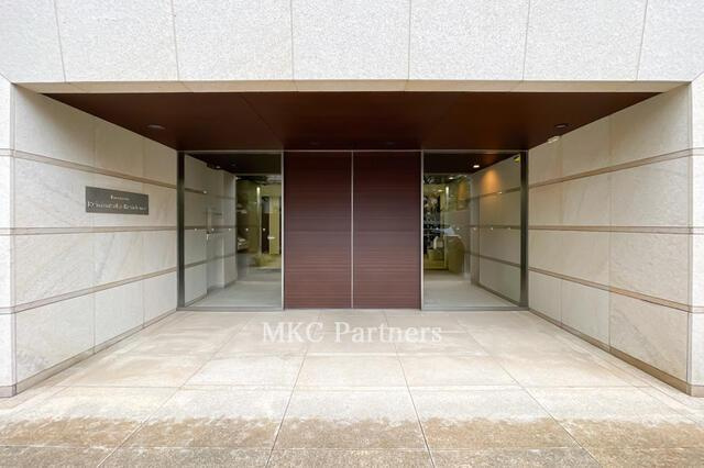 港区赤坂１丁目の賃貸マンションのエントランス| 