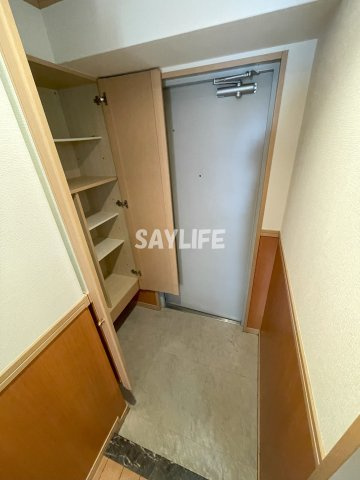 グドゥウェル新石切の玄関